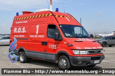 Iveco Daily III serie
Vigili del Fuoco
Comando Provinciale di Parma
Distaccamento Permanente Aeroportuale
Soccorso aeroportuale
R.O.S. Posto comando controllo
Allestimento Baggio & De Sordi
VF 24162
Parole chiave: Iveco Daily_IIIserie VF24162