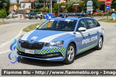 Skoda Superb Wagon III serie restyle
Polizia di Stato
Polizia Stradale
POLIZIA M6364
in scorta al Giro d'Italia 2024
Auto 42
Parole chiave: Skoda Superb_Wagon_IIIserierestyle POLIZIAM6364 Giro_D_Italia_2024