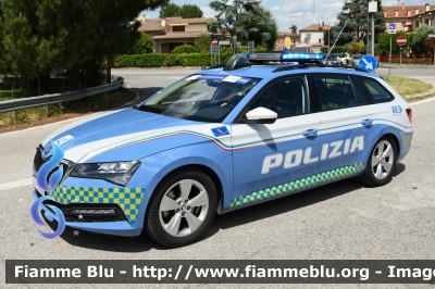 Skoda Superb Wagon III serie restyle
Polizia di Stato
Polizia Stradale
POLIZIA M6364
in scorta al Giro d'Italia 2024
Auto 42
Parole chiave: Skoda Superb_Wagon_IIIserierestyle POLIZIAM6364 Giro_D_Italia_2024