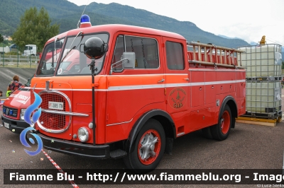 Fiat 650N
Vigili del Fuoco
Unione Distrettuale di Cles
Corpo Volontario di Cles (TN)
Automezzo storico anno 1963
VF G65 TN
Parole chiave: Fiat 650N VFG65TN