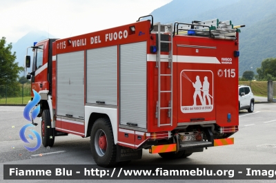 Iveco EuroTrakker 190E37 I serie
Vigili del Fuoco
Unione Distrettuale delle Giudicarie
Corpo Volontario di Storo (TN)
Allestimento Iveco Magirus Grizzly
VF F28 TN
Parole chiave: Iveco EuroTrakker_190E37_Iserie VFF28TN