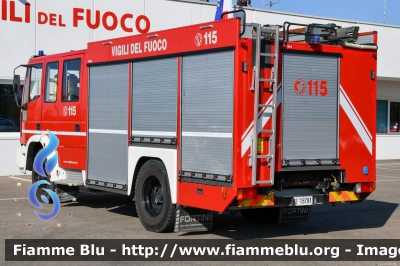 Iveco EuroFire 150E27 I serie
Iveco EuroFire 150E27 I serieVigili del Fuoco
Comando Provinciale di Modena
Distaccamento Volontario di Finale Emilia
Allestimento Iveco-Magirus
Ricondizionata Fortini
VF 18781
Parole chiave: Iveco EuroFire_150E27_IserieVF18781