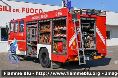 Iveco EuroFire 150E27 I serie
Iveco EuroFire 150E27 I serieVigili del Fuoco
Comando Provinciale di Modena
Distaccamento Volontario di Finale Emilia
Allestimento Iveco-Magirus
Ricondizionata Fortini
VF 18781
Parole chiave: Iveco EuroFire_150E27_IserieVF18781