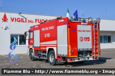 Iveco EuroCargo 180E30 III serie
Vigili del Fuoco
Comando Provinciale di Modena
Distaccamento Volontario di Finale Emilia
Allestimento Iveco-Magirus
VF 26721
Parole chiave: Iveco EuroCargo_180E30_IIIserie VF26721