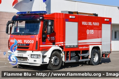 Iveco EuroCargo 180E30 III serie
Vigili del Fuoco
Comando Provinciale di Modena
Distaccamento Volontario di Finale Emilia
Allestimento Iveco-Magirus
VF 26721
Parole chiave: Iveco EuroCargo_180E30_IIIserie VF26721