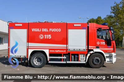 Iveco EuroCargo 180E30 III serie
Vigili del Fuoco
Comando Provinciale di Modena
Distaccamento Volontario di Finale Emilia
Allestimento Iveco-Magirus
VF 26721
Parole chiave: Iveco EuroCargo_180E30_IIIserie VF26721