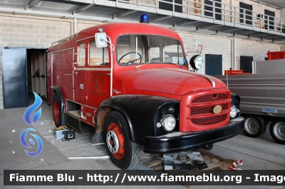 Fiat C40N
Vigili del Fuoco
Unione Distrettuale di Fondo
Corpo Volontario di Fondo (TN)
*Automezzo Storico*
VF 5F3 TN
Parole chiave: Fiat C40N VF5F3TN