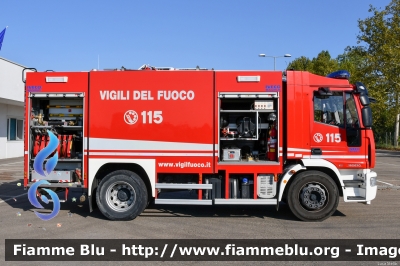 Iveco EuroCargo 180E30 III serie
Vigili del Fuoco
Comando Provinciale di Modena
Distaccamento Volontario di Finale Emilia
Allestimento Iveco-Magirus
VF 26721
Parole chiave: Iveco EuroCargo_180E30_IIIserie VF26721