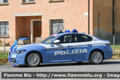 Alfa Romeo Nuova Giulia Q4 Restyle
Polizia di Stato
Polizia Stradale
POLIZIA N5999
In Scorta al Giro D’Italia 2024
Auto 01
Parole chiave: Alfa-Romeo Nuova_Giulia_Q4_Restyle POLIZIAN5999 Giro_D_Italia_2024