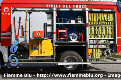 Man TGM 13.290 4x4 III serie
Vigili del Fuoco
Unione distrettuale di Cles
Corpo Volontario di Tres (TN)
Allestimento BAI
VF 6D6 TN
Parole chiave: Man TGM_13.290_4x4_IIIserie VF6D6TN