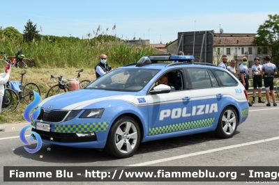 Skoda Octavia Wagon V serie
Polizia di Stato
Polizia Stradale
Allestimento Focaccia
Decorazione Grafica Artlantis
POLIZIA M4784
Parole chiave: Skoda Octavia_Wagon_Vserie POLIZIAM4784 Giro_D_Italia_2021