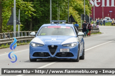 Alfa Romeo Nuova Giulia Q4
Polizia di Stato
Polizia Stradale
POLIZIA M2700
in scorta al Giro d'Italia 2021
Vettura "1"
Parole chiave: Alfa-Romeo Nuova_Giulia_Q4 POLIZIAM2700