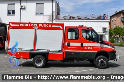 Iveco Daily 70-180 4x4 VI serie
Vigili del Fuoco
Comando Provinciale di Reggio Emilia
Allestimento Ciabilli-Fortini
VF 30587
Parole chiave: Iveco Daily_4x4_VIserie VF30587