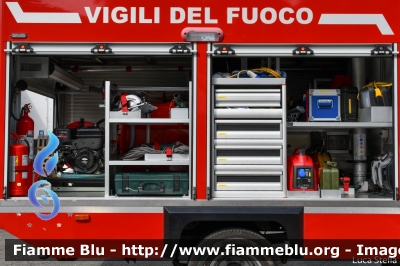 Iveco Daily 70-180 4x4 VI serie
Vigili del Fuoco
Comando Provinciale di Reggio Emilia
Allestimento Ciabilli-Fortini
VF 30587
Parole chiave: Iveco Daily_4x4_VIserie VF30587