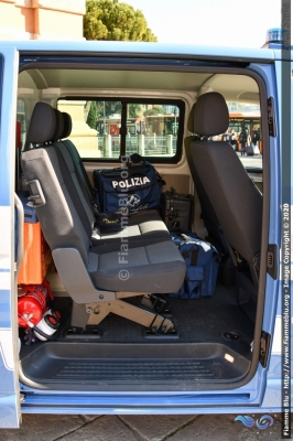 Volkswagen Transporter T6
Polizia di Stato
Unita' Cinofile
Allestimento BAI
POLIZIA M4415
Parole chiave: Volkswagen Transporter_T6 POLIZIAM4415