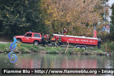 Mitsubishi Pajero Swb II serie
Vigili del Fuoco
Comando Provinciale di Rovigo
Distaccamento Permanente di Adria
VF 20883
Parole chiave: Mitsubishi Pajero_Swb_IIserie VF20883