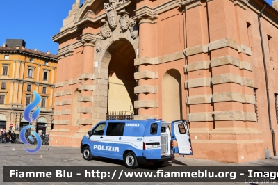 Volkswagen Transporter T6
Polizia di Stato
Unita' Cinofile
Allestimento BAI
POLIZIA M4415
Parole chiave: Volkswagen Transporter_T6 POLIZIAM4415