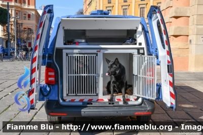 Volkswagen Transporter T6
Polizia di Stato
Unita' Cinofile
Allestimento BAI
POLIZIA M4415
Parole chiave: Volkswagen Transporter_T6 POLIZIAM4415