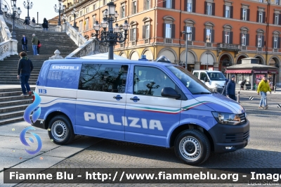 Volkswagen Transporter T6
Polizia di Stato
Unita' Cinofile
Allestimento BAI
POLIZIA M4415
Parole chiave: Volkswagen Transporter_T6 POLIZIAM4415