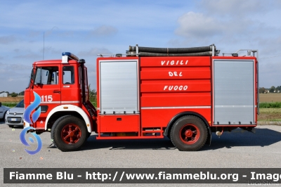 Fiat Iveco 160NC
Vigili del Fuoco
Comando Provinciale di Bologna
Distaccamento Volontario di Molinella
AutoBottePompa allestimento Bergomi
VF 14458
Parole chiave: Fiat Iveco 160NC VF14458