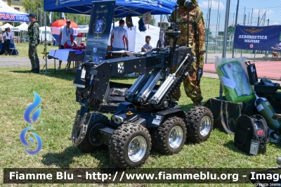 Robot
Aeronautica Militare
3° Stormo
Nucleo Artificieri
Parole chiave: Robot