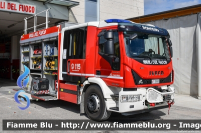 Iveco EuroCargo 180E32 IV serie
Vigili del Fuoco
Comndo Provinciale di Ferrara
Distaccamento Volontario di Bondeno (FE)
AutoPompaSerbatoio allestimento Iveco-Magirus
VF 30989
Parole chiave: Iveco EuroCargo_180E32_IVserie VF30989