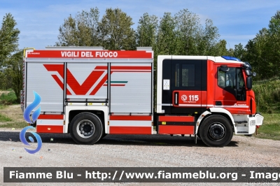 Iveco EuroCargo 180E32 IV serie
Vigili del Fuoco
Comndo Provinciale di Ferrara
Distaccamento Volontario di Bondeno (FE)
AutoPompaSerbatoio allestimento Iveco-Magirus
VF 30989
Parole chiave: Iveco EuroCargo_180E32_IVserie VF30989