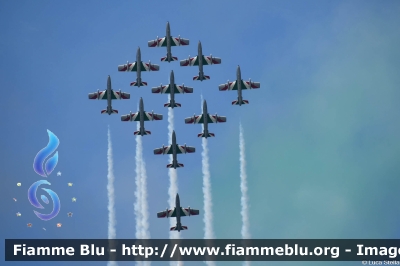 Aermacchi MB339PAN
Aeronautica Militare Italiana
313° Gruppo Addestramento Acrobatico
Stagione esibizioni 2023
Rimini Air Show 2023
Parole chiave: Aermacchi MB339PAN Air_Show_2023