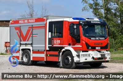 Iveco EuroCargo 180E32 IV serie
Vigili del Fuoco
Comndo Provinciale di Ferrara
Distaccamento Volontario di Bondeno (FE)
AutoPompaSerbatoio allestimento Iveco-Magirus
VF 30989
Parole chiave: Iveco EuroCargo_180E32_IVserie VF30989