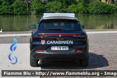 Alfa Romeo Tonale
Carabinieri
Nucleo Operativo Radiomobile
Allestimento FCA
CC EN 892

si ringrazia l'Arma dei Carabinieri
per la disponibilità
Parole chiave: Alfa-Romeo Tonale CCEN892