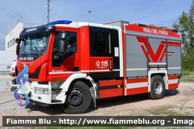 Iveco EuroCargo 180E32 IV serie
Vigili del Fuoco
Comndo Provinciale di Ferrara
Distaccamento Volontario di Bondeno (FE)
AutoPompaSerbatoio allestimento Iveco-Magirus
VF 30989
Parole chiave: Iveco EuroCargo_180E32_IVserie VF30989