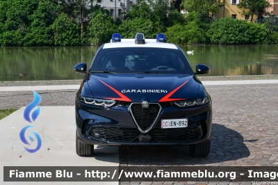 Alfa Romeo Tonale
Carabinieri
Nucleo Operativo Radiomobile
Allestimento FCA
CC EN 892

si ringrazia l'Arma dei Carabinieri
per la disponibilità
Parole chiave: Alfa-Romeo Tonale CCEN892