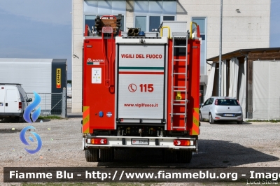 Iveco EuroCargo 180E32 IV serie
Vigili del Fuoco
Comndo Provinciale di Ferrara
Distaccamento Volontario di Bondeno (FE)
AutoPompaSerbatoio allestimento Iveco-Magirus
VF 30989
Parole chiave: Iveco EuroCargo_180E32_IVserie VF30989