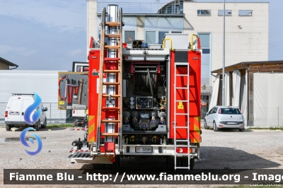 Iveco EuroCargo 180E32 IV serie
Vigili del Fuoco
Comndo Provinciale di Ferrara
Distaccamento Volontario di Bondeno (FE)
AutoPompaSerbatoio allestimento Iveco-Magirus
VF 30989
Parole chiave: Iveco EuroCargo_180E32_IVserie VF30989