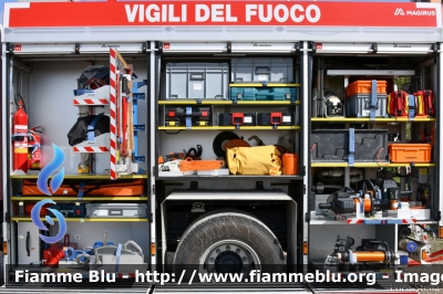 Iveco EuroCargo 180E32 IV serie
Vigili del Fuoco
Comndo Provinciale di Ferrara
Distaccamento Volontario di Bondeno (FE)
AutoPompaSerbatoio allestimento Iveco-Magirus
VF 30989
Parole chiave: Iveco EuroCargo_180E32_IVserie VF30989