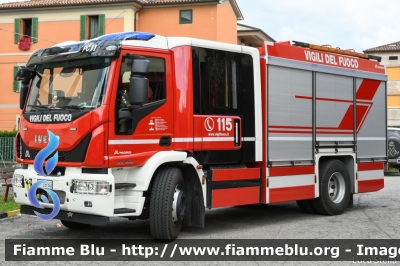 Iveco EuroCargo 180E32 IV serie
Vigili del Fuoco
Comando Provinciale di Bologna
Distaccamento Volontario di San Pietro in Casale
Allestimento Magirus
VF 29766
Parole chiave: Iveco EuroCargo_180E32_IVserie VF29766