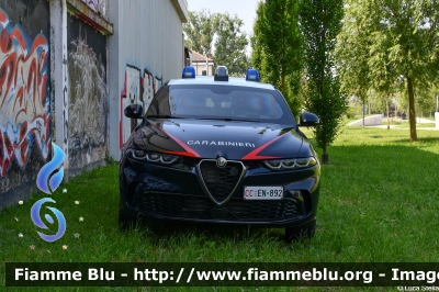 Alfa Romeo Tonale
Carabinieri
Nucleo Operativo Radiomobile
Allestimento FCA
CC EN 892

si ringrazia l'Arma dei Carabinieri
per la disponibilità
Parole chiave: Alfa-Romeo Tonale CCEN892