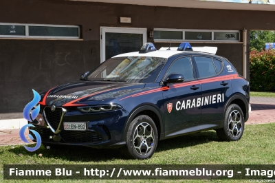 Alfa Romeo Tonale
Carabinieri
Nucleo Operativo Radiomobile
Allestimento FCA
CC EN 892

si ringrazia l'Arma dei Carabinieri
per la disponibilità
Parole chiave: Alfa-Romeo Tonale CCEN892