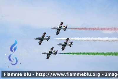 Aermacchi MB339PAN
Aeronautica Militare Italiana
313° Gruppo Addestramento Acrobatico
Stagione esibizioni 2023
Rimini Air Show 2023
Parole chiave: Aermacchi MB339PAN Air_Show_2023