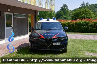 Alfa Romeo Tonale
Carabinieri
Nucleo Operativo Radiomobile
Allestimento FCA
CC EN 892

si ringrazia l'Arma dei Carabinieri
per la disponibilità
Parole chiave: Alfa-Romeo Tonale CCEN892