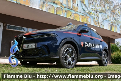 Alfa Romeo Tonale
Carabinieri
Nucleo Operativo Radiomobile
Allestimento FCA
CC EN 892

si ringrazia l'Arma dei Carabinieri
per la disponibilità
Parole chiave: Alfa-Romeo Tonale CCEN892