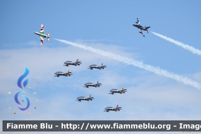 Aermacchi MB339PAN
Aeronautica Militare Italiana
313° Gruppo Addestramento Acrobatico
Stagione esibizioni 2023
Rimini Air Show 2023
Parole chiave: Aermacchi MB339PAN Air_Show_2023