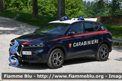 Alfa Romeo Tonale
Carabinieri
Nucleo Operativo Radiomobile
Allestimento FCA
CC EN 892

si ringrazia l'Arma dei Carabinieri
per la disponibilità
Parole chiave: Alfa-Romeo Tonale CCEN892