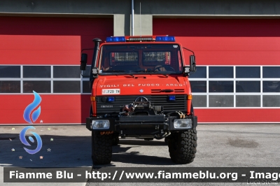 Unimog U1200
Vigili del Fuoco
Unione Distrettuale Alto Garda e Ledro
Corpo Volontario di Arco (TN)
VF F29 TN
Parole chiave: Unimog U1200 VFF29TN