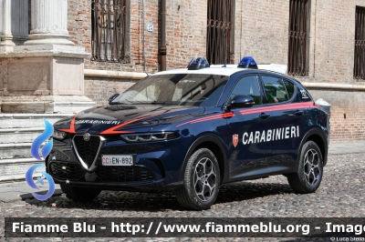 Alfa Romeo Tonale
Carabinieri
Nucleo Operativo Radiomobile
Allestimento FCA
CC EN 892

si ringrazia l'Arma dei Carabinieri
per la disponibilità
Parole chiave: Alfa-Romeo Tonale CCEN892