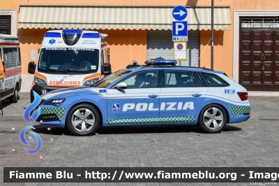 Skoda Superb Wagon III serie restyle
Polizia di Stato
Polizia Autostradale in servizio sulla rete Autostrade per l'Italia
Allestimento Focaccia
Decorazione Grafica Artlantis
Con nuova decorazione
POLIZIA M6039
Parole chiave: Skoda Superb_Wagon_IIIserie_restyle  POLIZIAM6039 Festa_della_Repubblica_2022