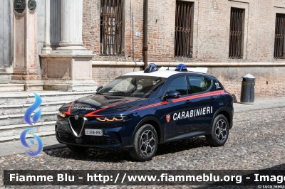 Alfa Romeo Tonale
Carabinieri
Nucleo Operativo Radiomobile
Allestimento FCA
CC EN 892

si ringrazia l'Arma dei Carabinieri
per la disponibilità
Parole chiave: Alfa-Romeo Tonale CCEN892