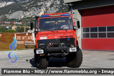 Unimog U1200
Vigili del Fuoco
Unione Distrettuale Alto Garda e Ledro
Corpo Volontario di Arco (TN)
VF F29 TN
Parole chiave: Unimog U1200 VFF29TN