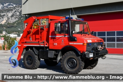 Unimog U1200
Vigili del Fuoco
Unione Distrettuale Alto Garda e Ledro
Corpo Volontario di Arco (TN)
VF F29 TN
Parole chiave: Unimog U1200 VFF29TN