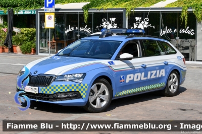 Skoda Superb Wagon III serie restyle
Polizia di Stato
Polizia Autostradale in servizio sulla rete Autostrade per l'Italia
Allestimento Focaccia
Decorazione Grafica Artlantis
Con nuova decorazione
POLIZIA M6039
Parole chiave: Skoda Superb_Wagon_IIIserie_restyle  POLIZIAM6039 Festa_della_Repubblica_2022